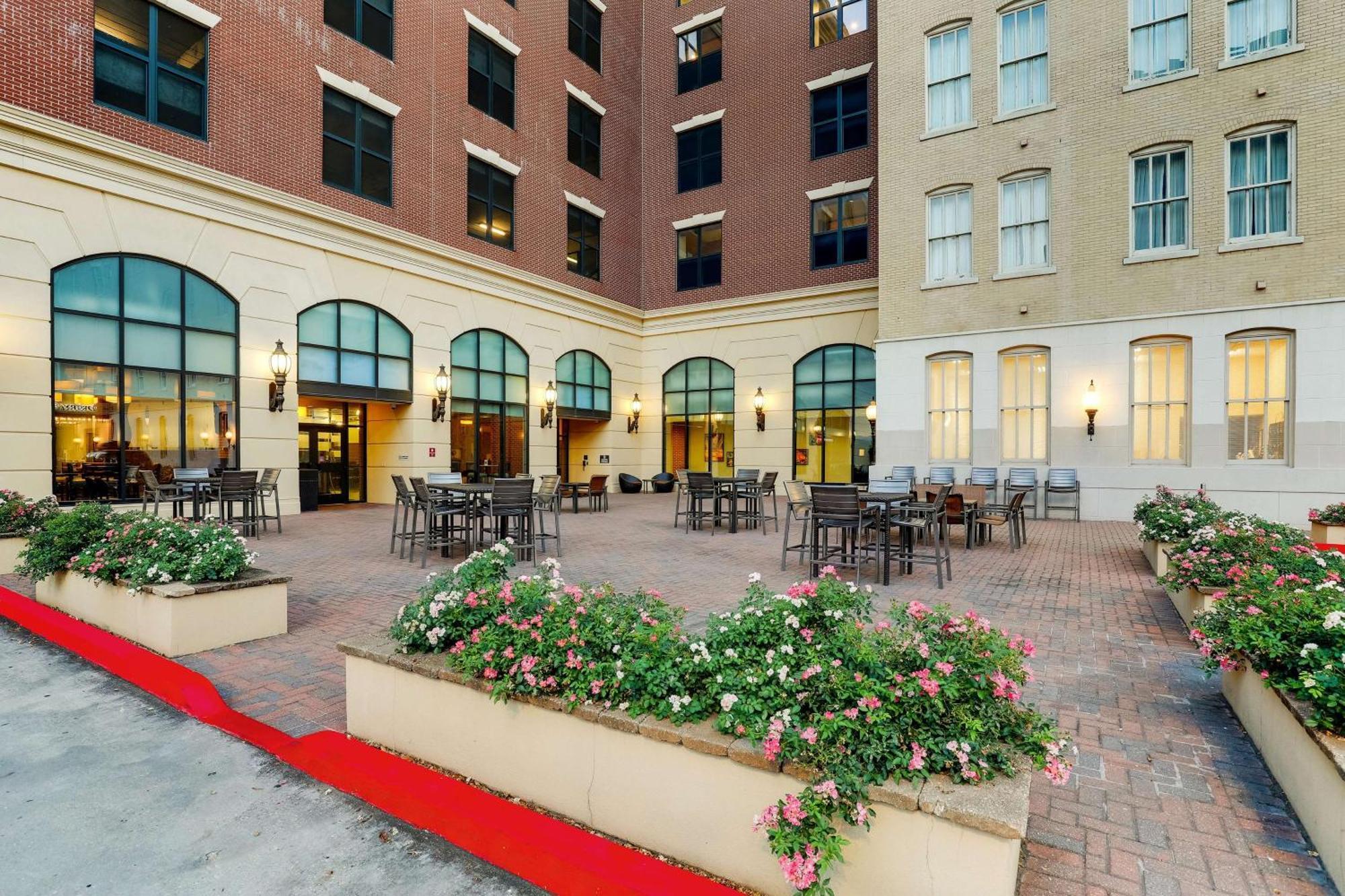 Drury Plaza Hotel New Orleans Exterior photo